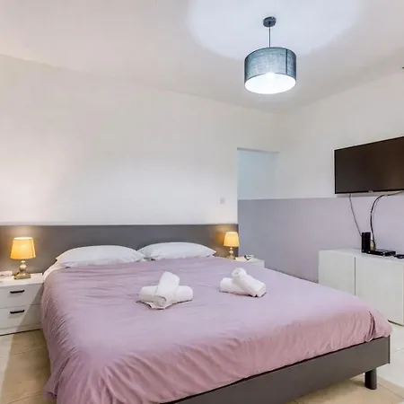 Seaside Escape With Cosy Interior Semesterbostad