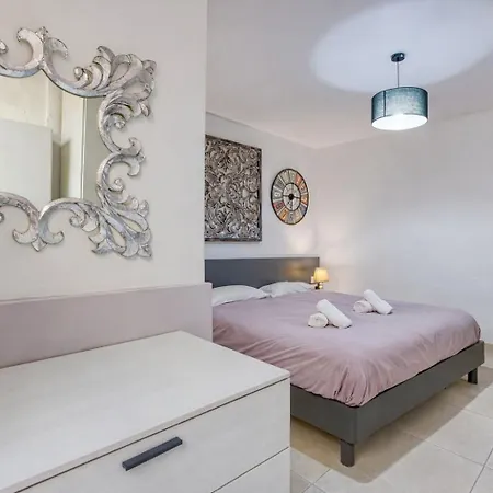 Seaside Escape With Cosy Interior Semesterbostad