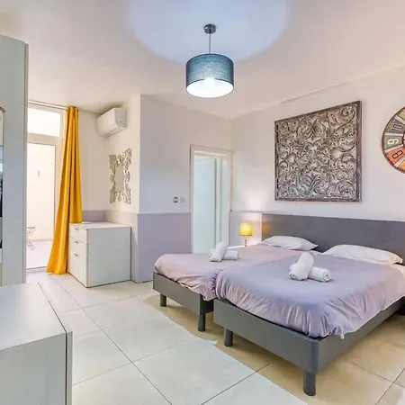 Seaside Escape With Cosy Interior Case de vacanță Sliema