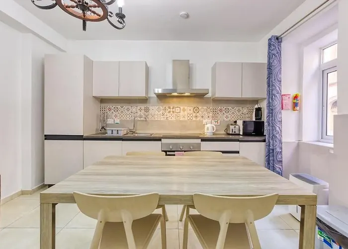 Seaside Escape With Cosy Interior