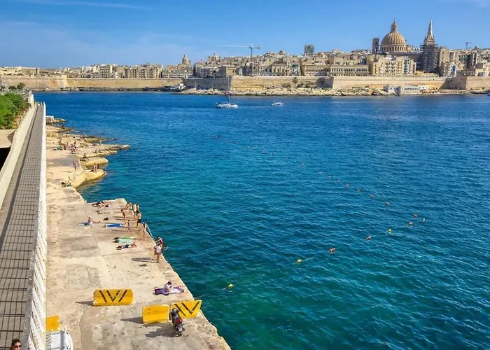 Seaside Escape With Cosy Interior * Sliema