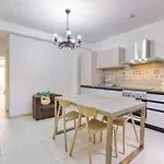 بيت للعطل Seaside Escape With Cosy Interior